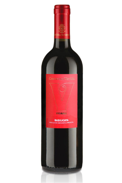 Una bottiglia di vino Rosso Vignali Cantine Venosa Basilicata al Ristorante Mangio Roma